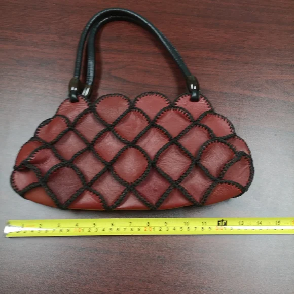 Handbag - Picture 2 of 3